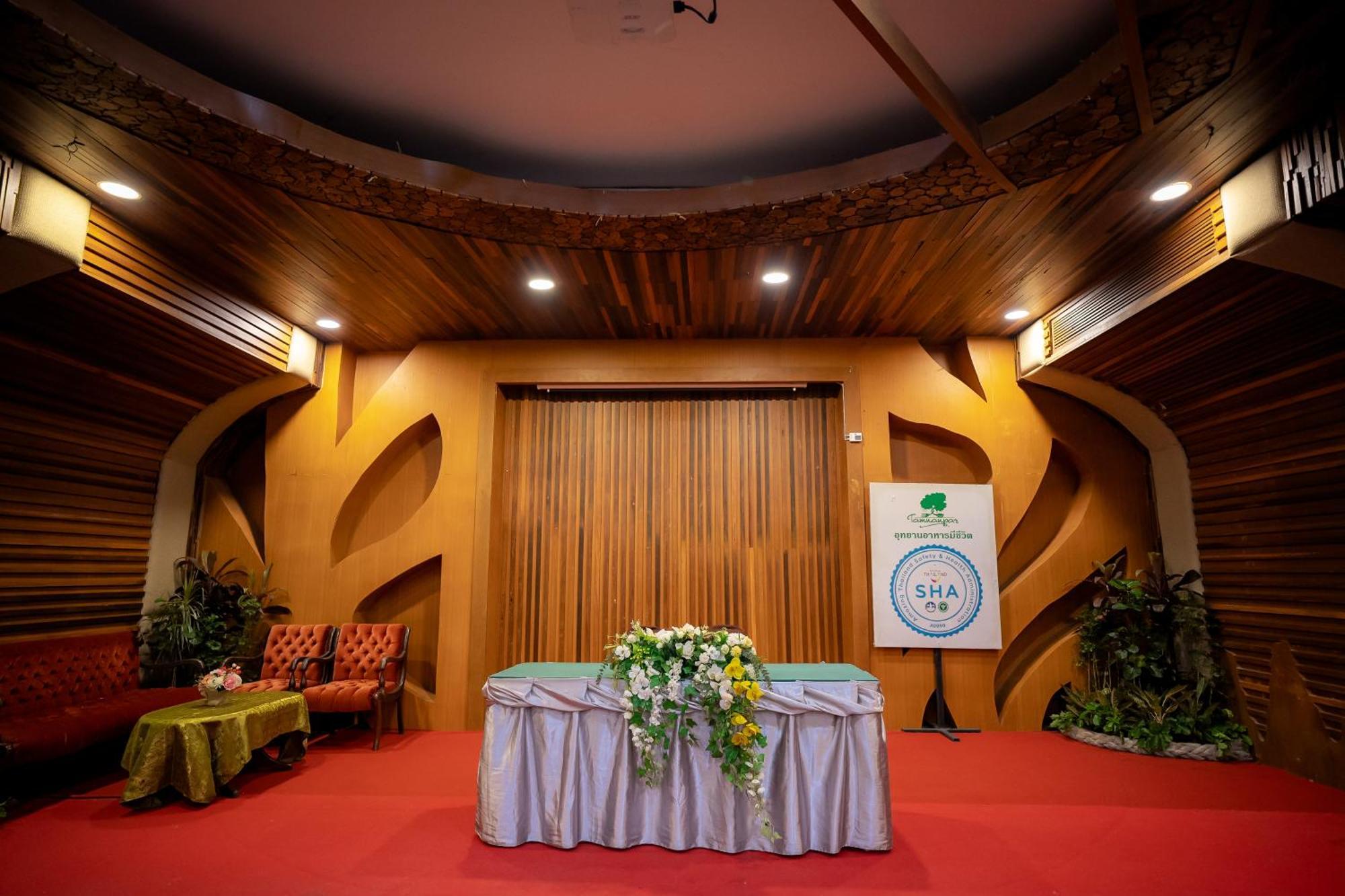Tamnanpar Resort Ban Phe Bagian luar foto